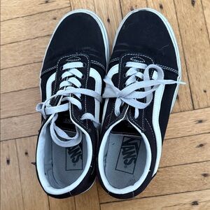 Vans Men's Black and White Sneakers